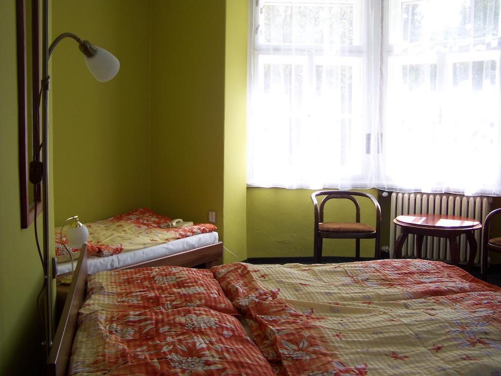Pension Telephone Mlada Boleslav Bilik gambar